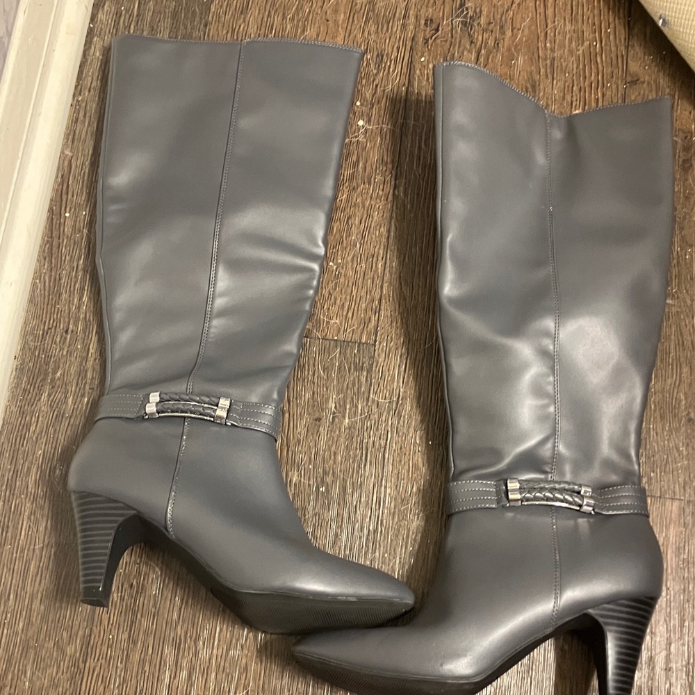 Elegant Gray Knee-High Boots